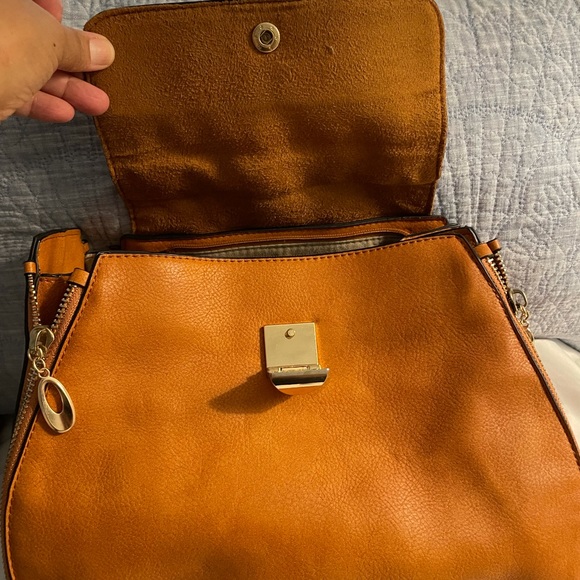 Camel color handbag. No name brand almost new, excellent condition. - Picture 3 of 6